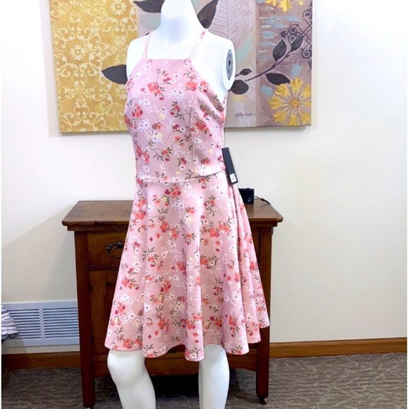 NWT TRAC Juniors peachy pink lace open back halter dress medium fit & flare - Picture 1 of 3